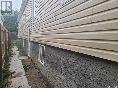 731 Argyle Street, Regina, SK - Outdoor