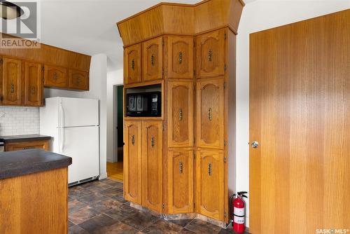 3311 29Th Avenue, Regina, SK - Indoor Photo Showing Kitchen