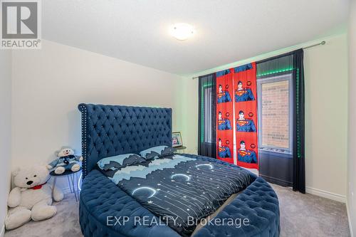 189 Thompson Drive, East Gwillimbury, ON - Indoor Photo Showing Bedroom