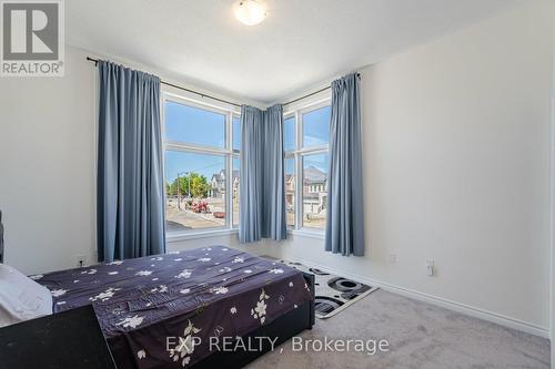 189 Thompson Drive, East Gwillimbury, ON - Indoor Photo Showing Bedroom