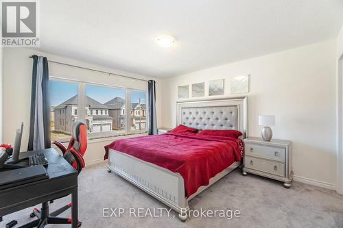 189 Thompson Drive, East Gwillimbury, ON - Indoor Photo Showing Bedroom