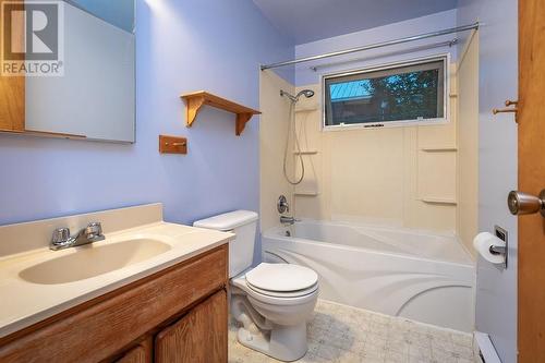 1319 Hall  Street, Nelson, BC - Indoor Photo Showing Bathroom