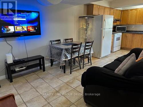 63D View Green Crescent, Toronto (West Humber-Clairville), ON - Indoor Photo Showing Kitchen