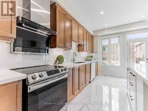 70 Therma Crescent, Markham (Victoria Square), ON - Indoor Photo Showing Kitchen