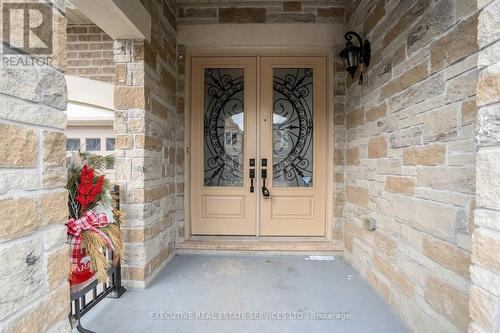 Upper - 48 Foothills Crescent, Brampton, ON -  Photo Showing Other Room