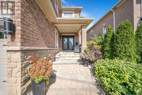 2377 Coronation Drive, Oakville, ON - Outdoor