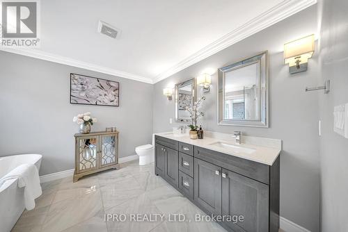 2377 Coronation Drive, Oakville, ON - Indoor Photo Showing Bathroom