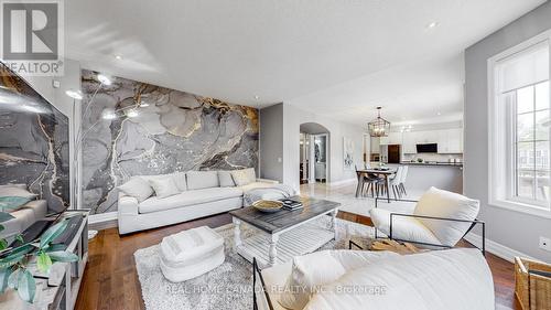 617 Wettlaufer Terrace, Milton, ON - Indoor Photo Showing Living Room