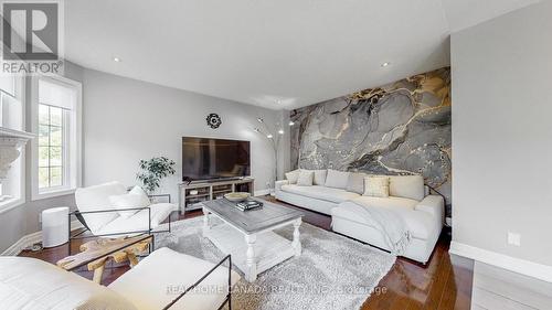 617 Wettlaufer Terrace, Milton, ON - Indoor Photo Showing Living Room