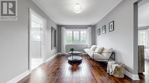 617 Wettlaufer Terrace, Milton, ON - Indoor Photo Showing Living Room