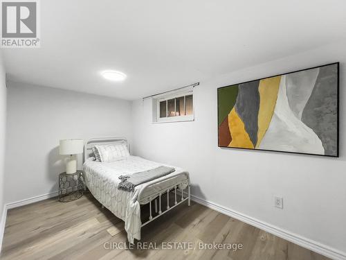 4639 Simcoe Street, Niagara Falls, ON - Indoor Photo Showing Bedroom