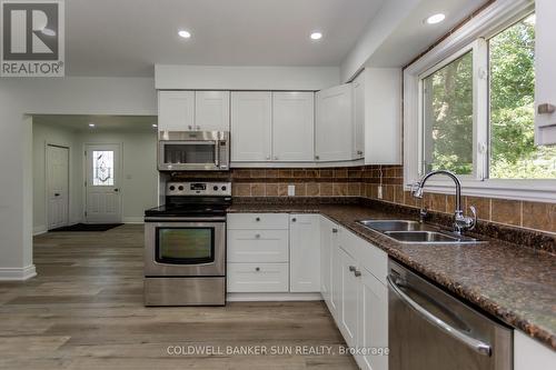 686078 Highway 2, Rr 5 Road S, Woodstock, ON - Indoor Photo Showing Kitchen With Double Sink