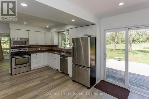 686078 Highway 2, Rr 5 Road S, Woodstock, ON - Indoor Photo Showing Kitchen With Double Sink