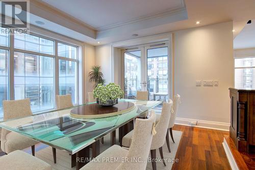 8D - 1 St Thomas Street, Toronto (Bay Street Corridor), ON - Indoor Photo Showing Dining Room