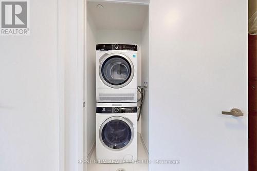 2511 - 138 Downes Street, Toronto (Waterfront Communities), ON - Indoor Photo Showing Laundry Room