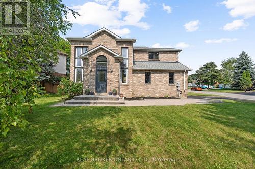 16 Royal Amber Crescent, East Gwillimbury, ON - Outdoor