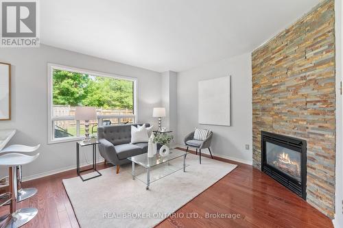 16 Royal Amber Crescent, East Gwillimbury, ON - Indoor Photo Showing Living Room With Fireplace