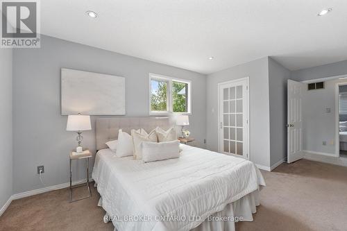 16 Royal Amber Crescent, East Gwillimbury, ON - Indoor Photo Showing Bedroom