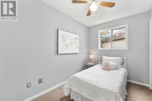 16 Royal Amber Crescent, East Gwillimbury, ON - Indoor Photo Showing Bedroom