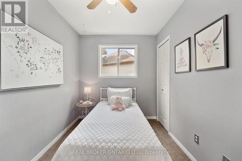 16 Royal Amber Crescent, East Gwillimbury, ON - Indoor Photo Showing Bedroom