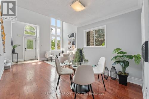 16 Royal Amber Crescent, East Gwillimbury, ON - Indoor Photo Showing Dining Room