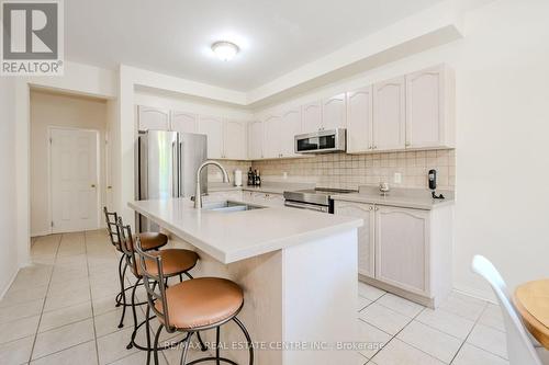 3768 Partition Road, Mississauga (Lisgar), ON - Indoor Photo Showing Kitchen With Upgraded Kitchen