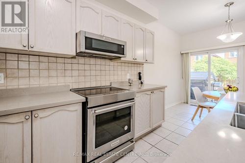 3768 Partition Road, Mississauga (Lisgar), ON - Indoor Photo Showing Kitchen