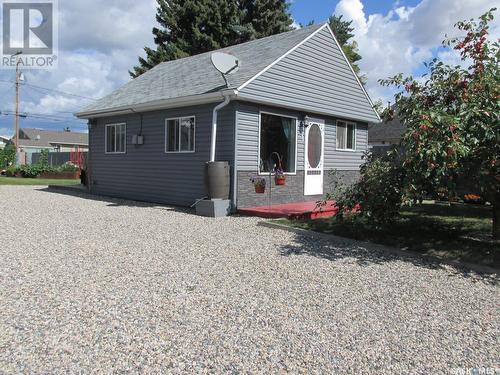 605 10Th Avenue W, Nipawin, SK - Outdoor