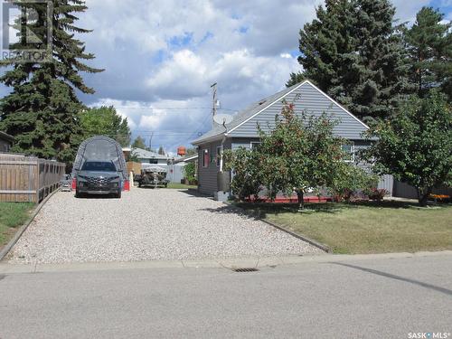 605 10Th Avenue W, Nipawin, SK - Outdoor