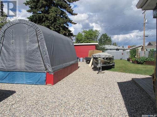 605 10Th Avenue W, Nipawin, SK - Outdoor