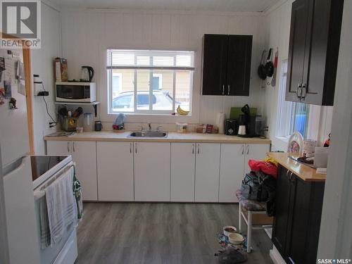 605 10Th Avenue W, Nipawin, SK - Indoor Photo Showing Kitchen