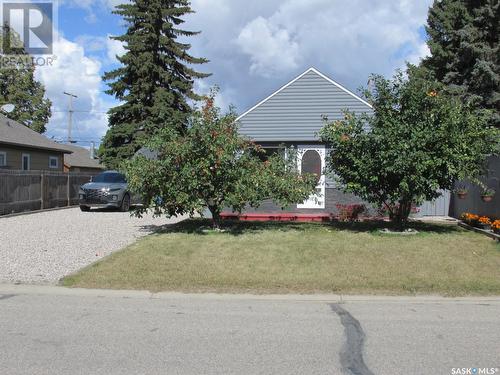 605 10Th Avenue W, Nipawin, SK - Outdoor