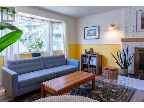 2758 Oak Street, Prince George, BC - Indoor Photo Showing Living Room With Fireplace