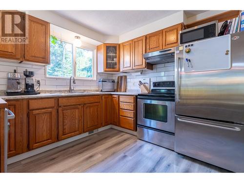 2758 Oak Street, Prince George, BC - Indoor Photo Showing Kitchen