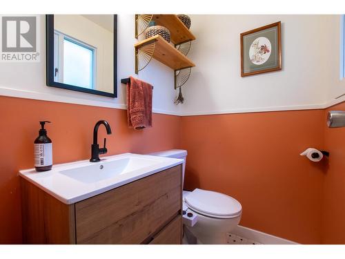 2758 Oak Street, Prince George, BC - Indoor Photo Showing Bathroom