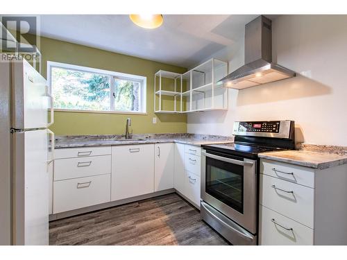 2758 Oak Street, Prince George, BC - Indoor Photo Showing Kitchen