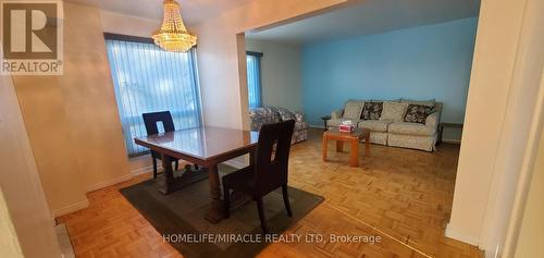 19 Haley Court, Brampton, ON - Indoor Photo Showing Dining Room