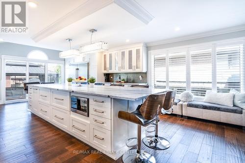 91 Hedge Lawn Drive, Grimsby, ON - Indoor Photo Showing Kitchen With Upgraded Kitchen