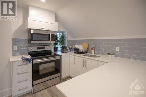 220 Mcarthur Avenue Unit#2, Ottawa, ON - Indoor Photo Showing Kitchen