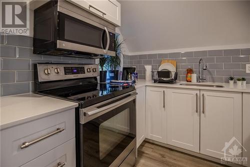 220 Mcarthur Avenue Unit#2, Ottawa, ON - Indoor Photo Showing Kitchen