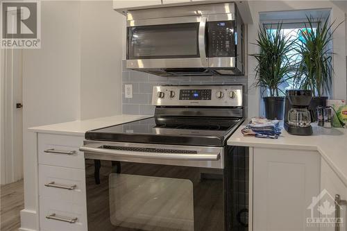 220 Mcarthur Avenue Unit#2, Ottawa, ON - Indoor Photo Showing Kitchen