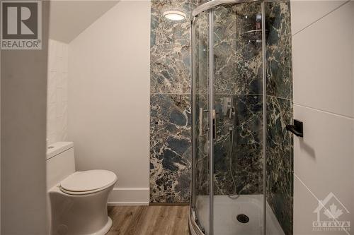 220 Mcarthur Avenue Unit#2, Ottawa, ON - Indoor Photo Showing Bathroom