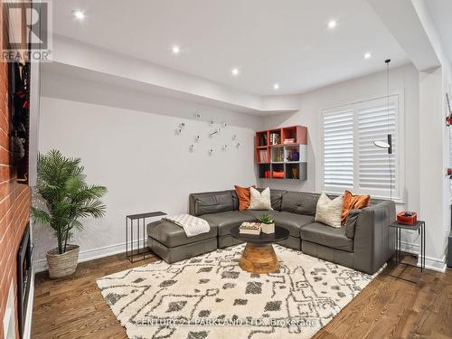 7 Granlea Road, Toronto (Willowdale East), ON - Indoor Photo Showing Living Room