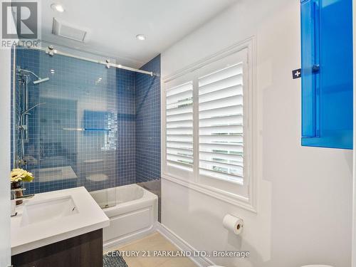 7 Granlea Road, Toronto (Willowdale East), ON - Indoor Photo Showing Bathroom