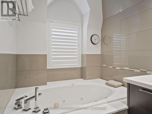 7 Granlea Road, Toronto (Willowdale East), ON - Indoor Photo Showing Bathroom