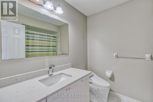 5898 Manzanillo Crescent, Mississauga, ON - Indoor Photo Showing Bathroom