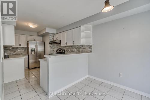 5898 Manzanillo Crescent, Mississauga, ON - Indoor Photo Showing Kitchen