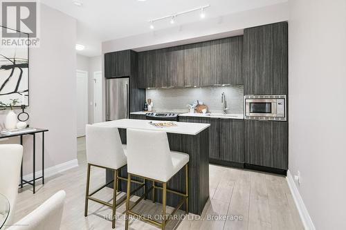 501 - 110 Marine Parade Drive, Toronto (Mimico), ON - Indoor Photo Showing Kitchen With Upgraded Kitchen