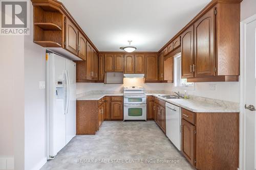 50 Drew Street, Guelph (Onward Willow), ON - Indoor Photo Showing Kitchen With Double Sink