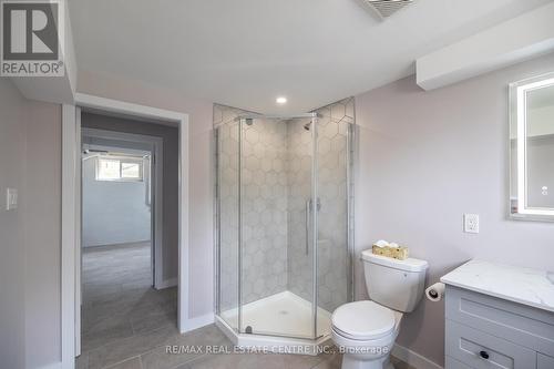 50 Drew Street, Guelph (Onward Willow), ON - Indoor Photo Showing Bathroom